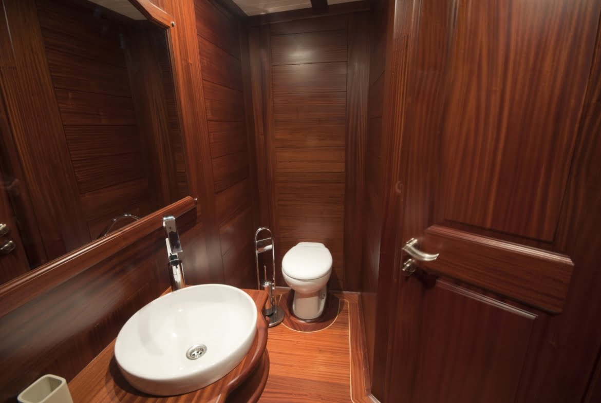 Arif Kaptan A Gulet Luxury Bodrum Yacht Charter 6 Cabins Air Condition