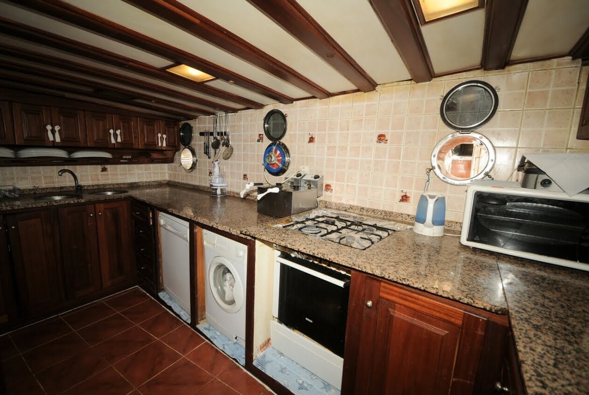 Crewed Yacht Charter with Prenses Selin Gulet Turkey