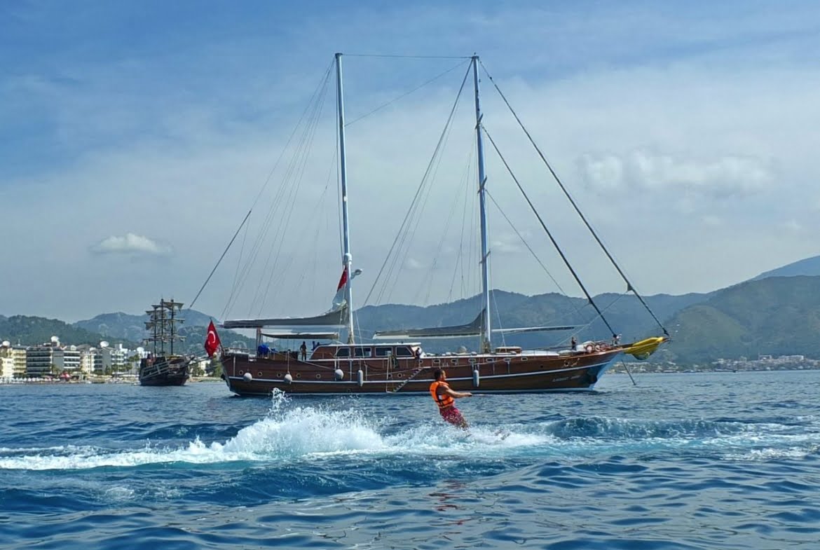 Yacht Kaptan Mehmet Bugra 8 Cabins 34 Meters Yacht Charter Turkey