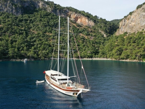 Luxury Yacht Charter