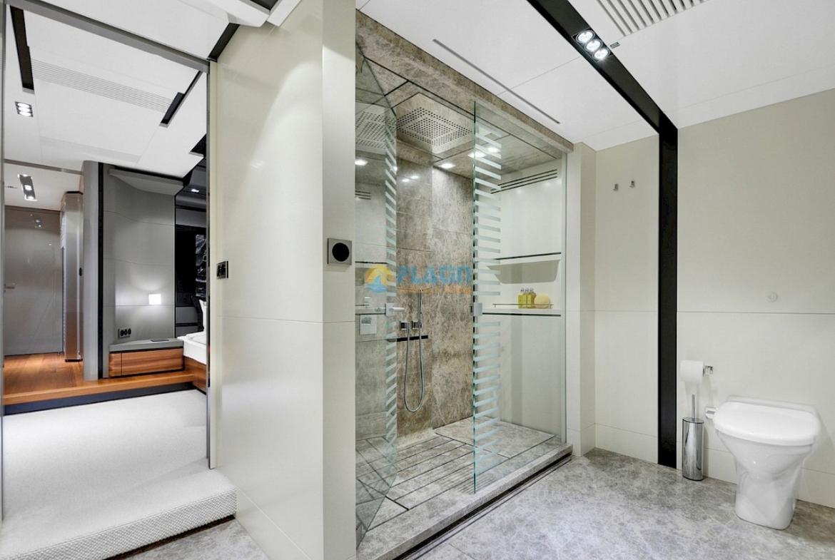 Motoryacht Charter Rent Motor Yacht