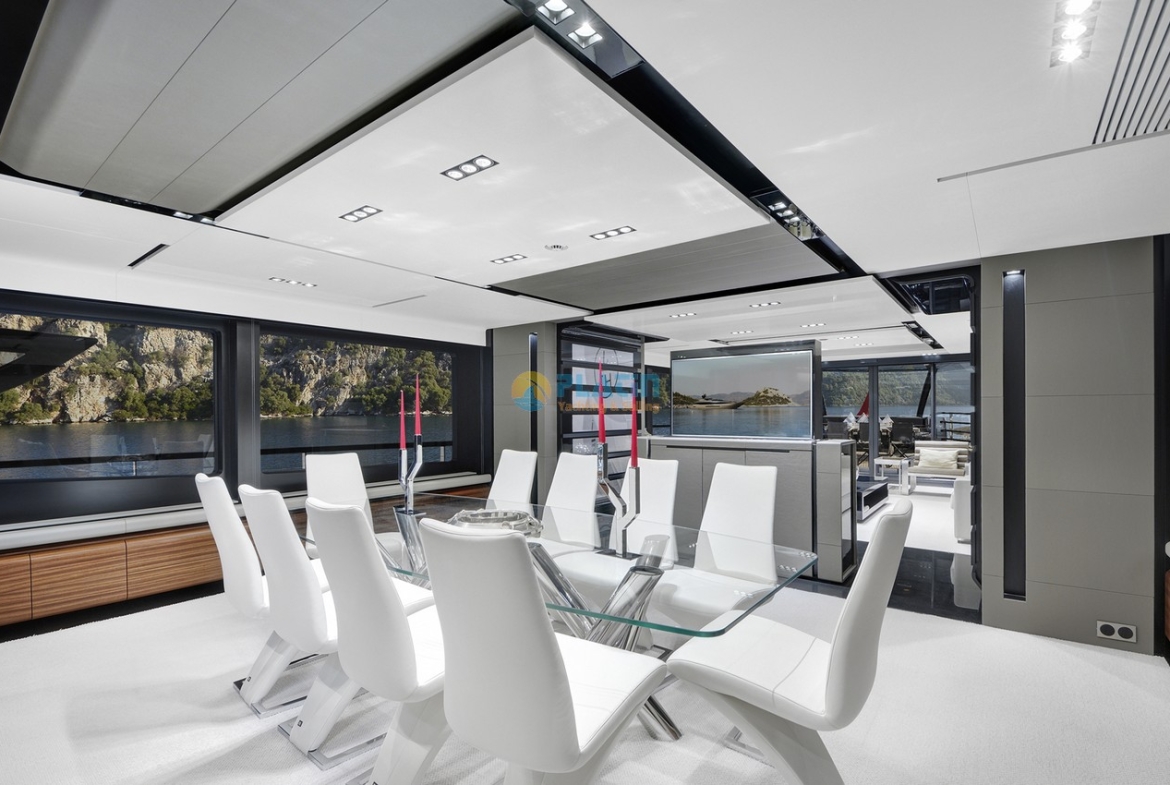 Motoryacht Charter Rent Motor Yacht