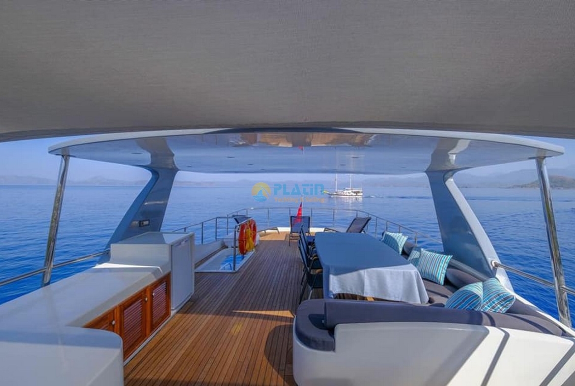 Trawler Compass Motoryacht charter