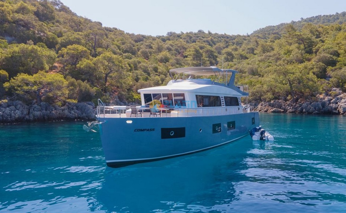 Trawler Compass Motoryacht charter