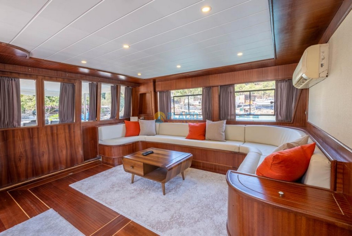 Trawler Compass Motoryacht charter