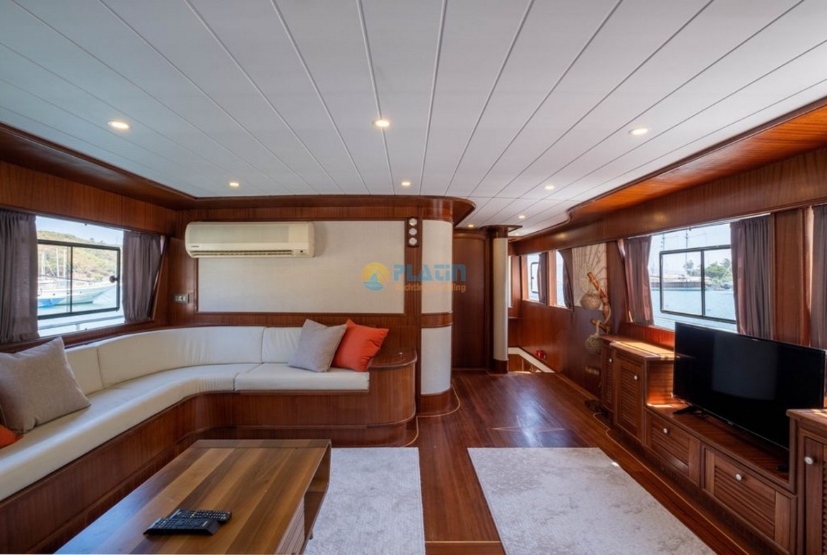 Trawler Compass Motoryacht charter