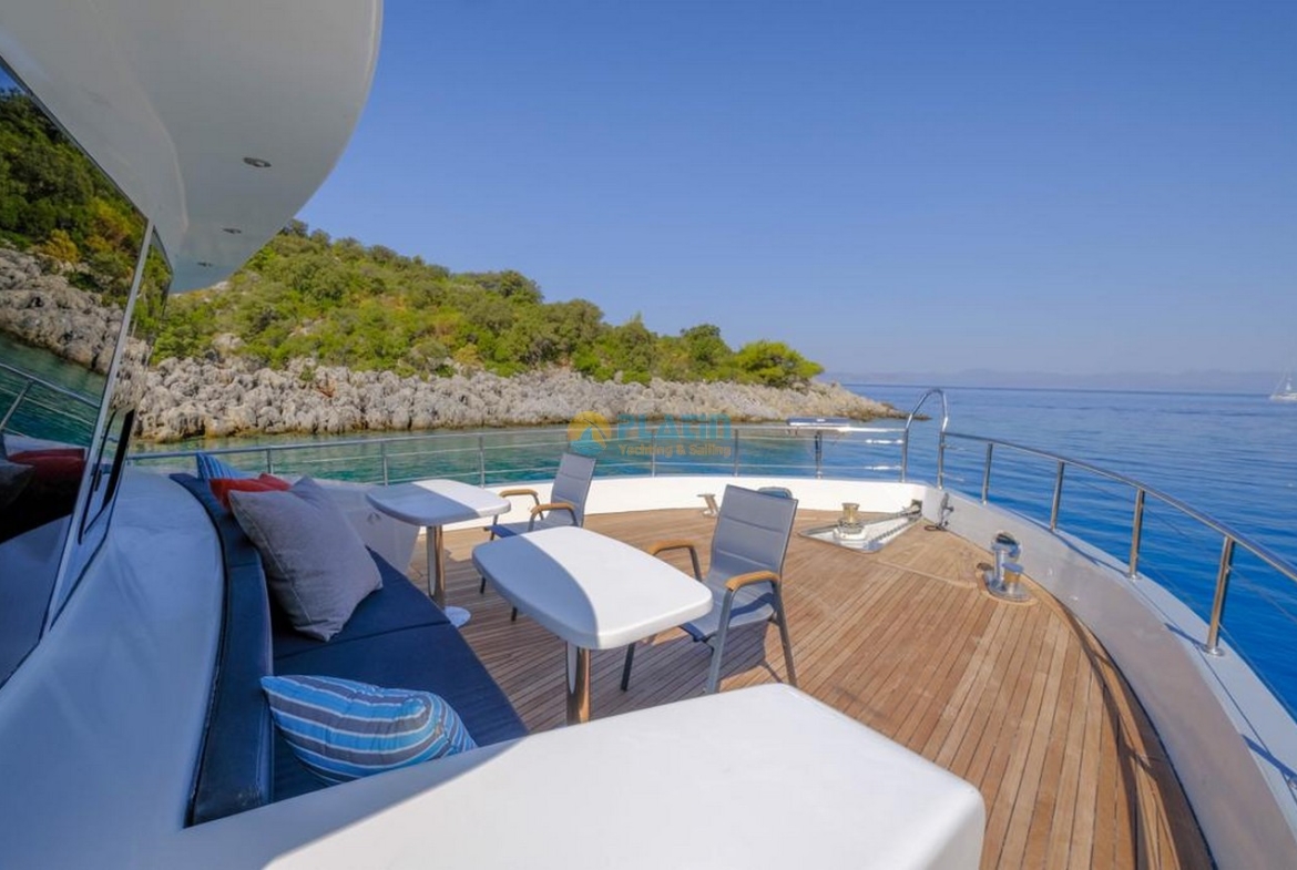 Trawler Compass Motoryacht charter